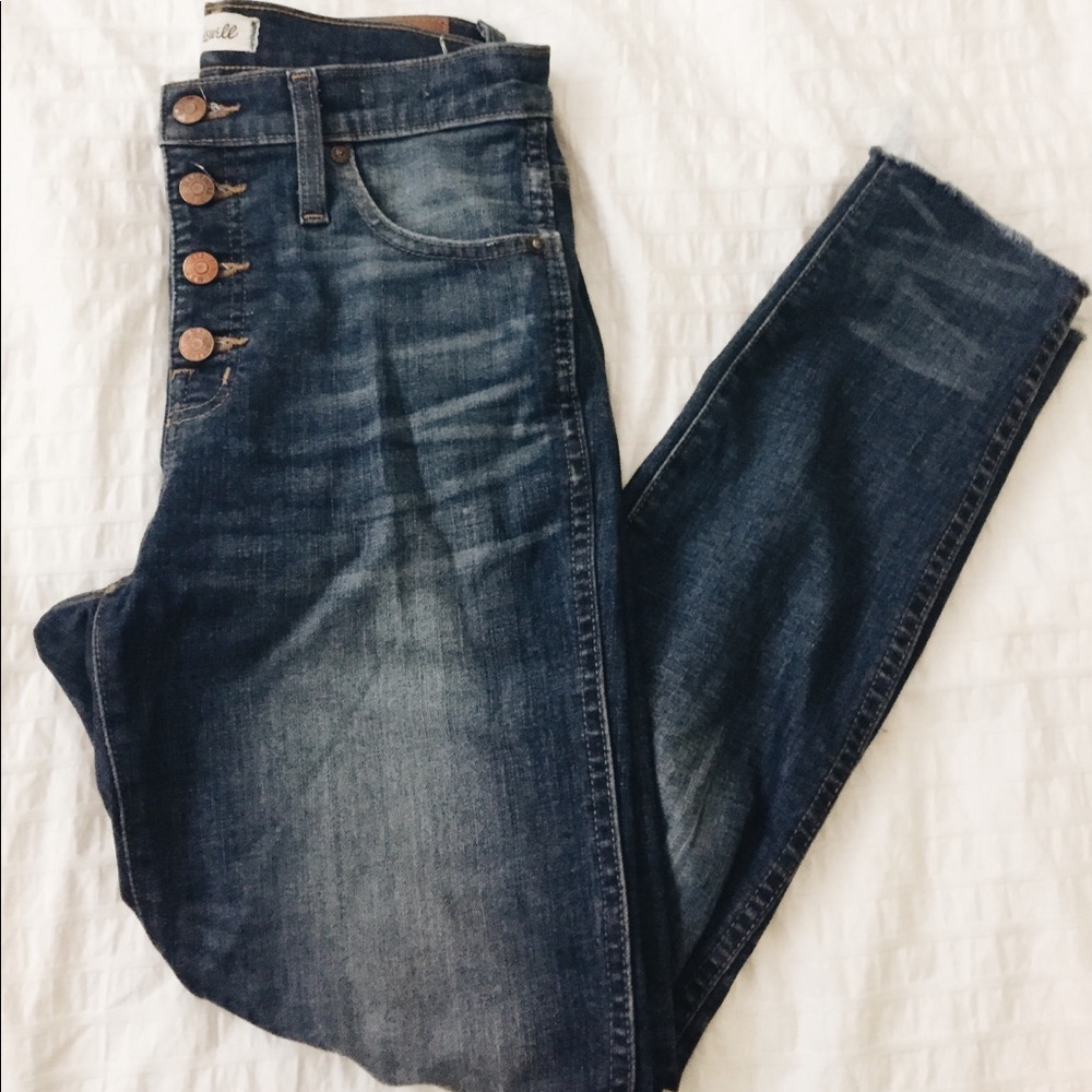 MADEWELL 10” Skinny Button Front, Raw Hem